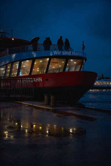Nikon magazine - Antonia Thomsen  low-light and street nights