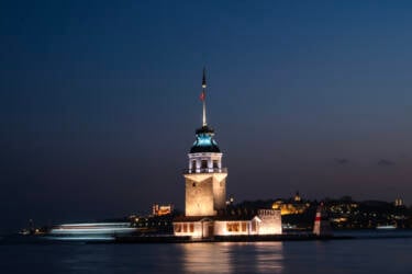 Nikon magazine - Figen Kokol in Istanbul with the DX 16-50mm