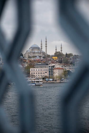 Nikon magazine - Figen Kokol in Istanbul with the DX 16-50mm